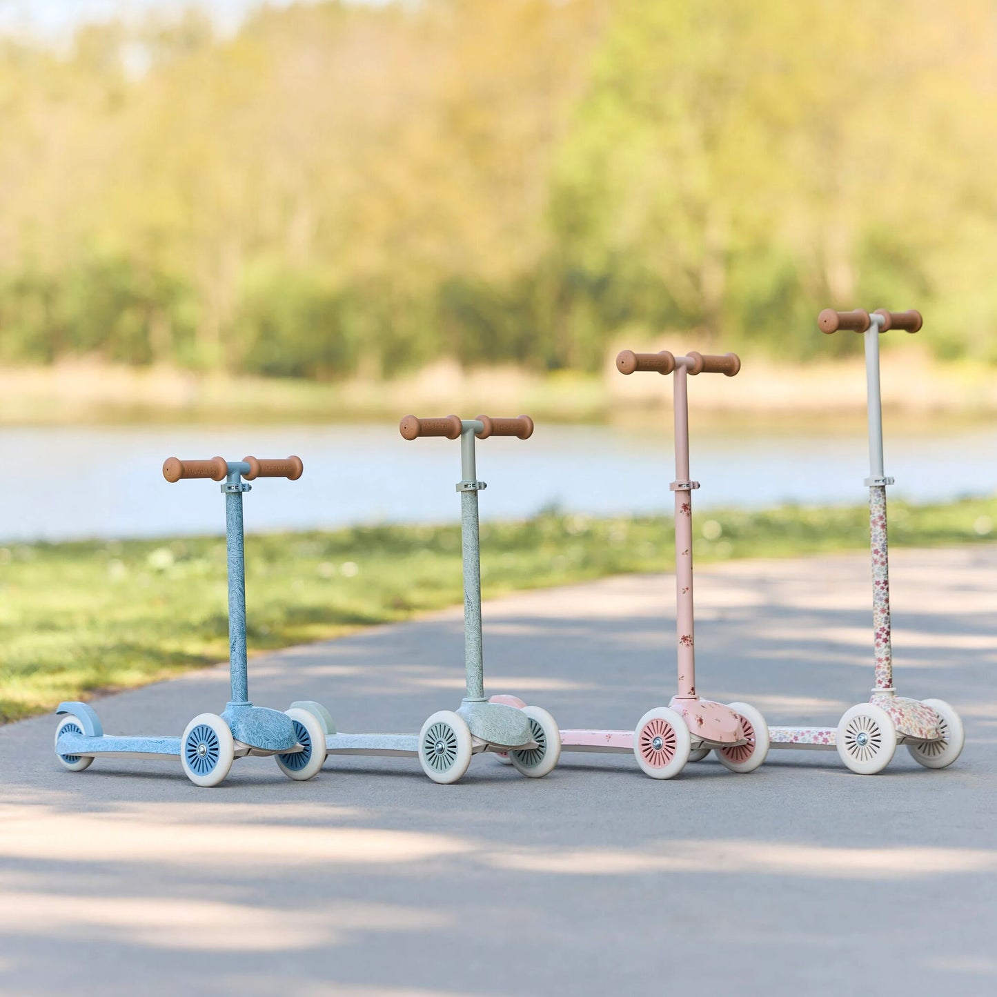 Trotinete Triciclo Little Dutch cores