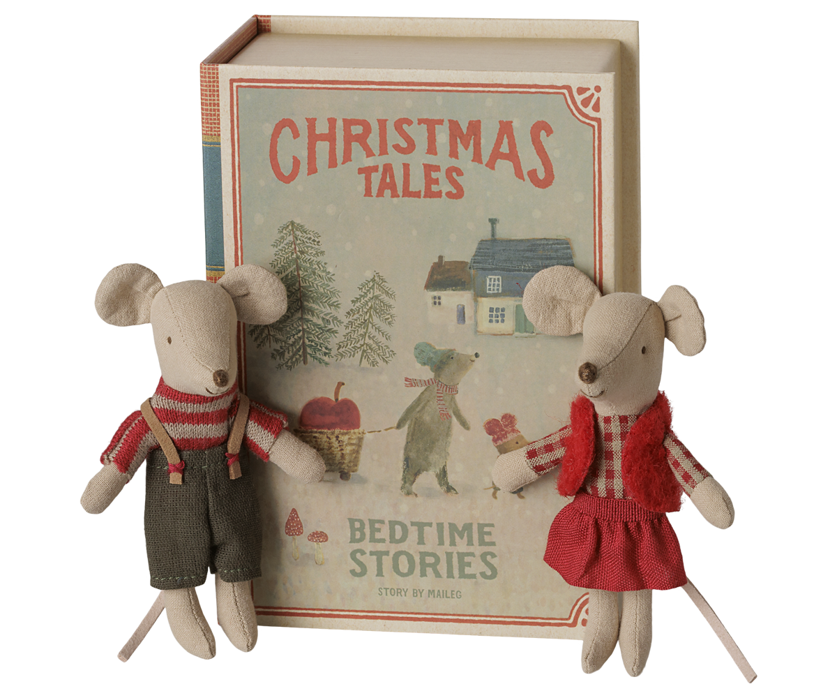 Livro de Natal da Maileg aberto com os dois ratinhos gémeos deitados | maileg-ratinhos-gemeos-natal-livro-lollakids