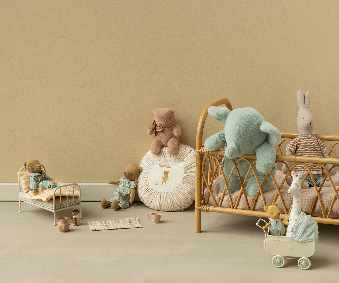 Elefante de peluche Maileg em soft mint, pormenor da textura macia | maileg-elefante-peluche-soft-mint-lollakids