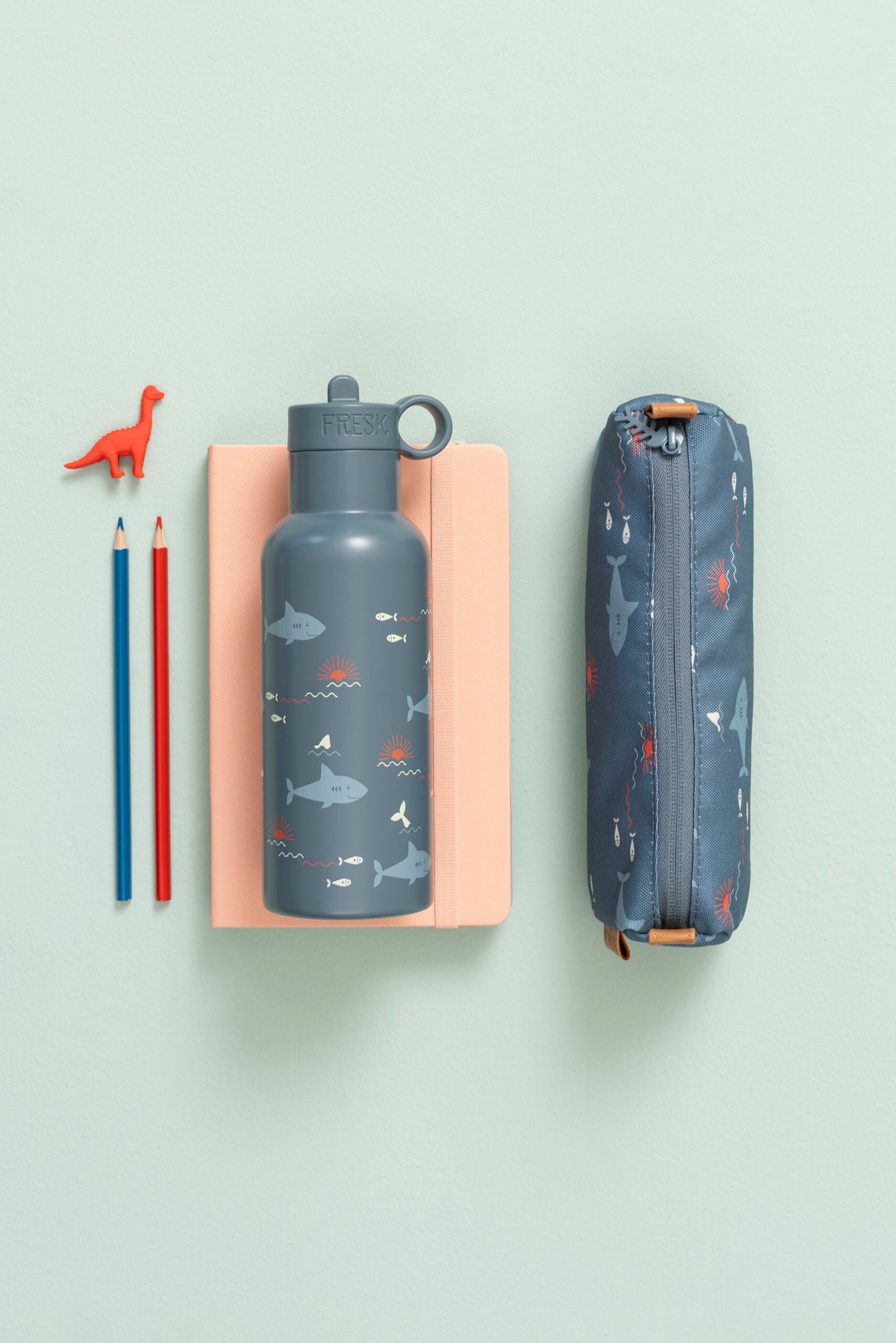 Estojo Tubarões personalizável em PET reciclado | Lolla Kids