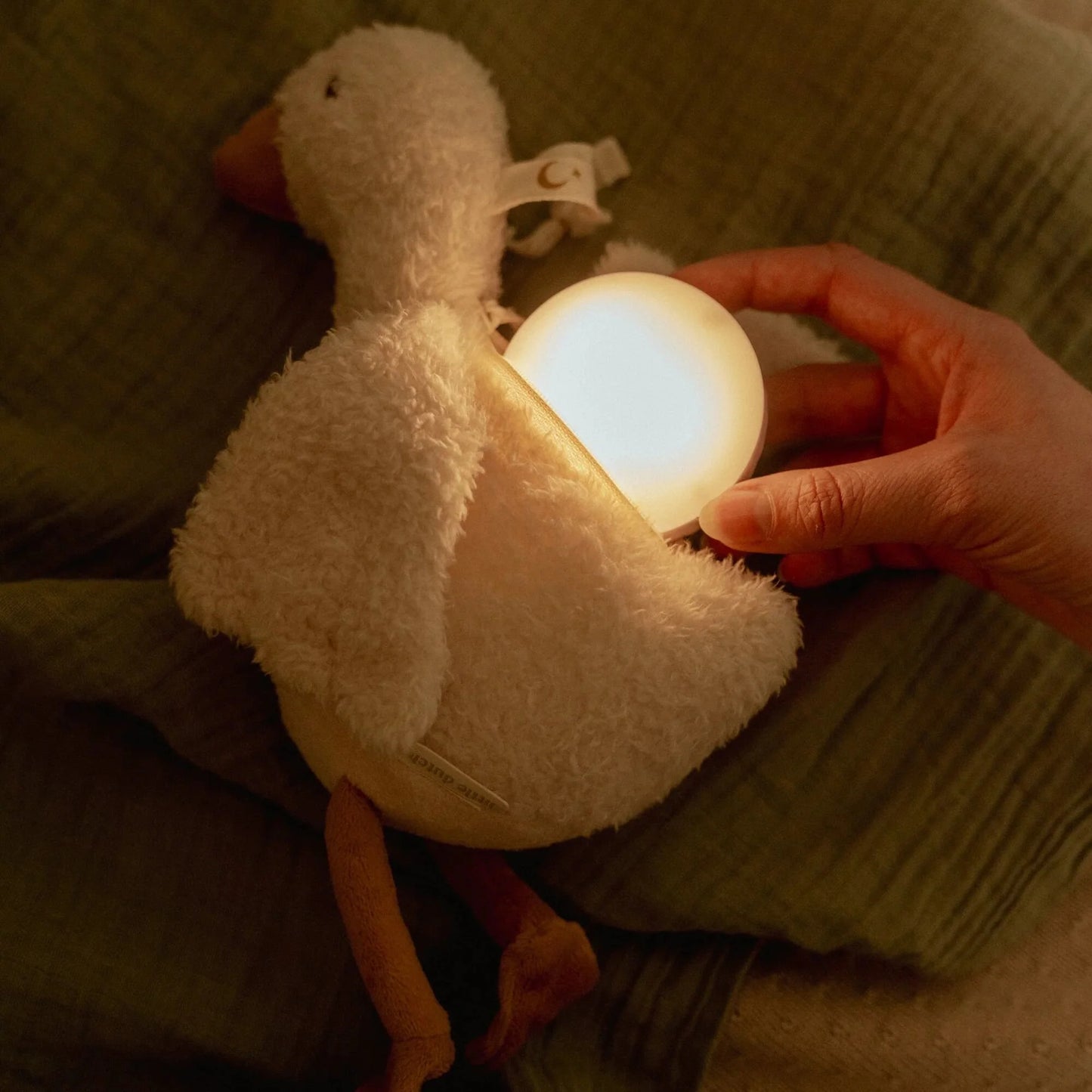 Ganso de Peluche com Luz e Som da Little Dutch na Lolla Kids