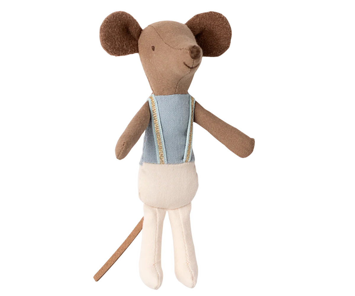 Maileg Ratinho Bailarino (Irmão Mais Velho) com Suporte & Caixa Tubo – 13 cm | 17-5206-00