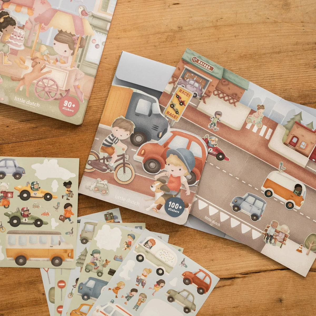 Pormenor dos Autocolantes Jim & Friends Little Dutch | little-dutch-autocolantes-jim-friends-lollakids