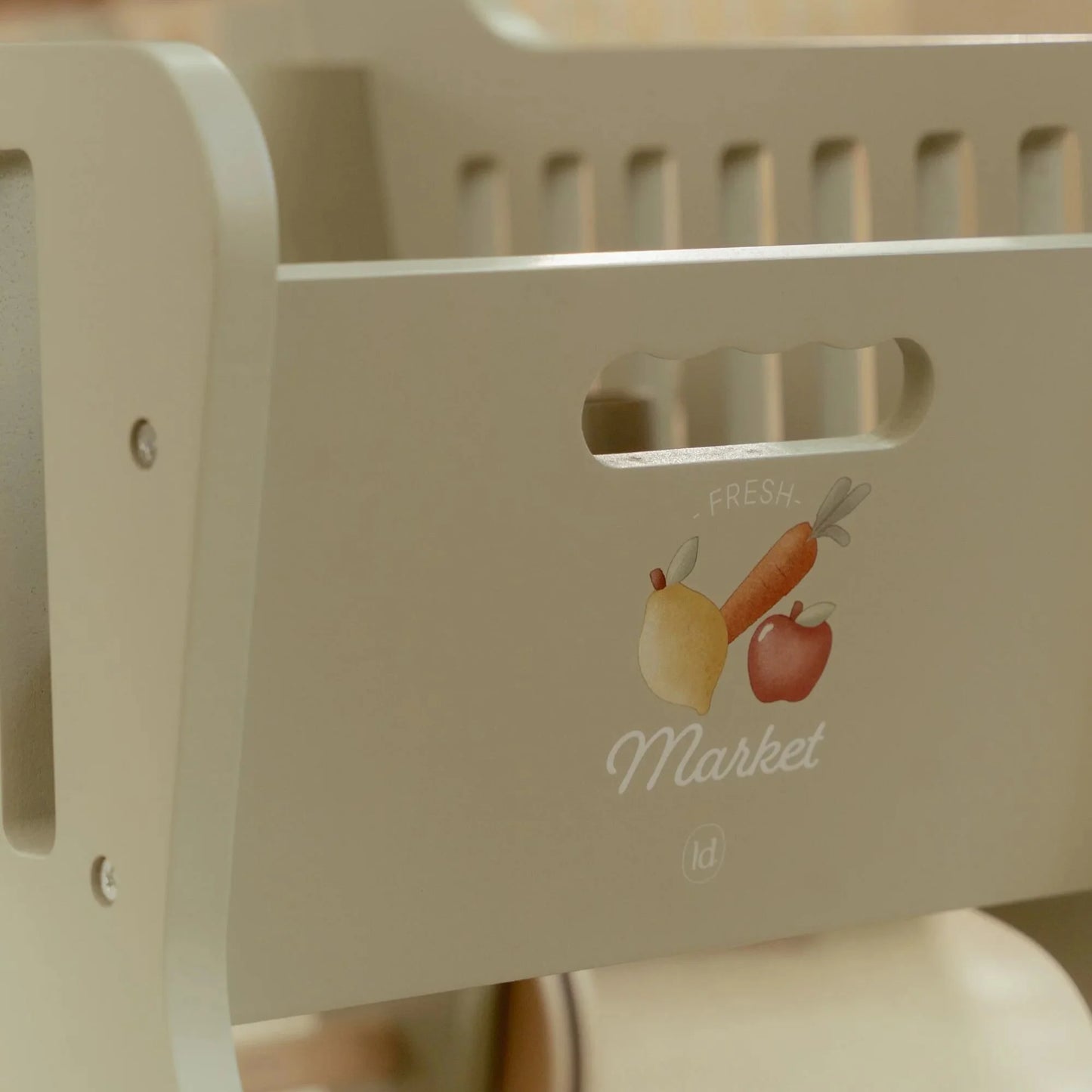 carrinho de compras de madeira com ilustração frontal little dutch