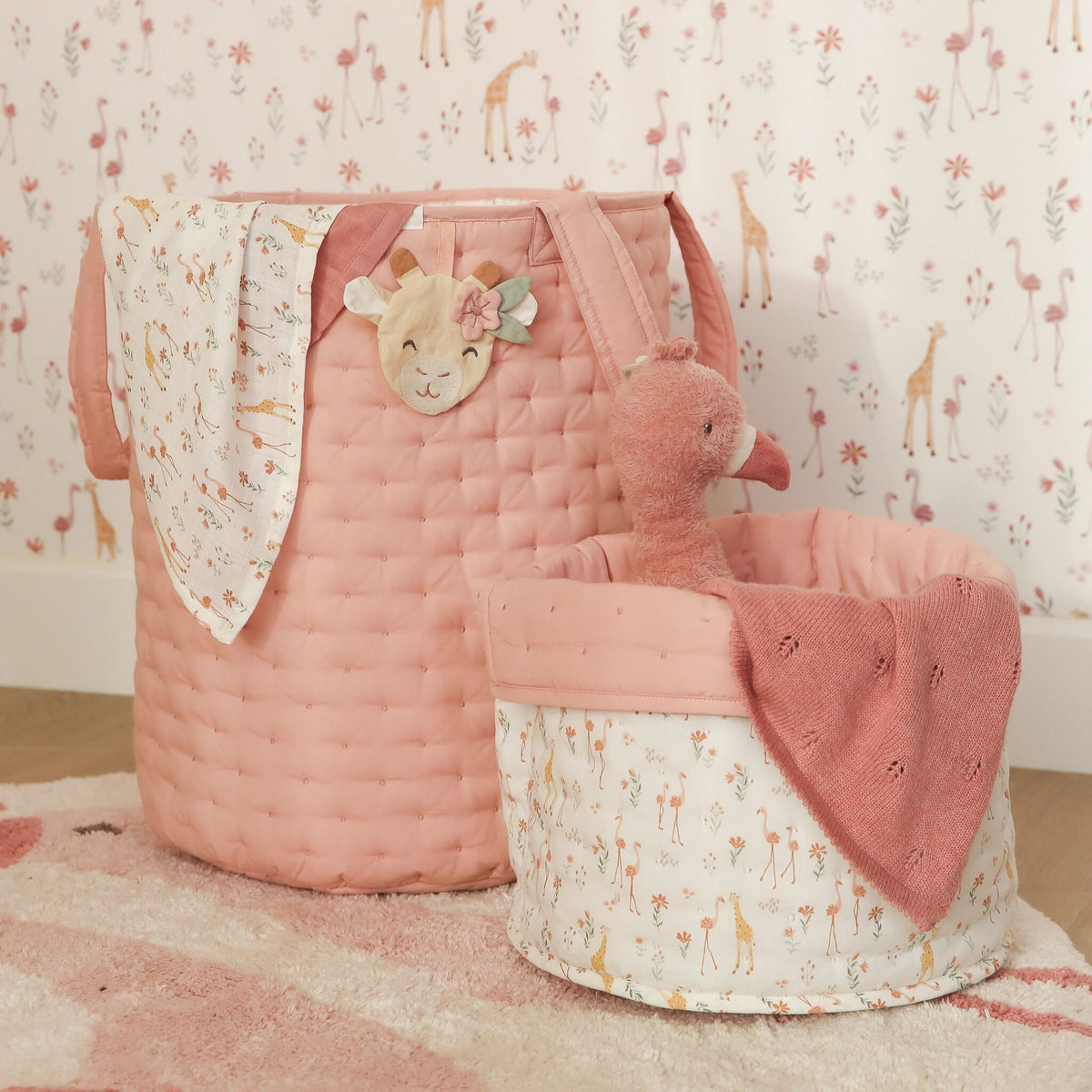 Fraldas de musselina rosa no quarto do bebé | little-dutch-fraldas-musselina-rosa-blooming-safari-lollakids