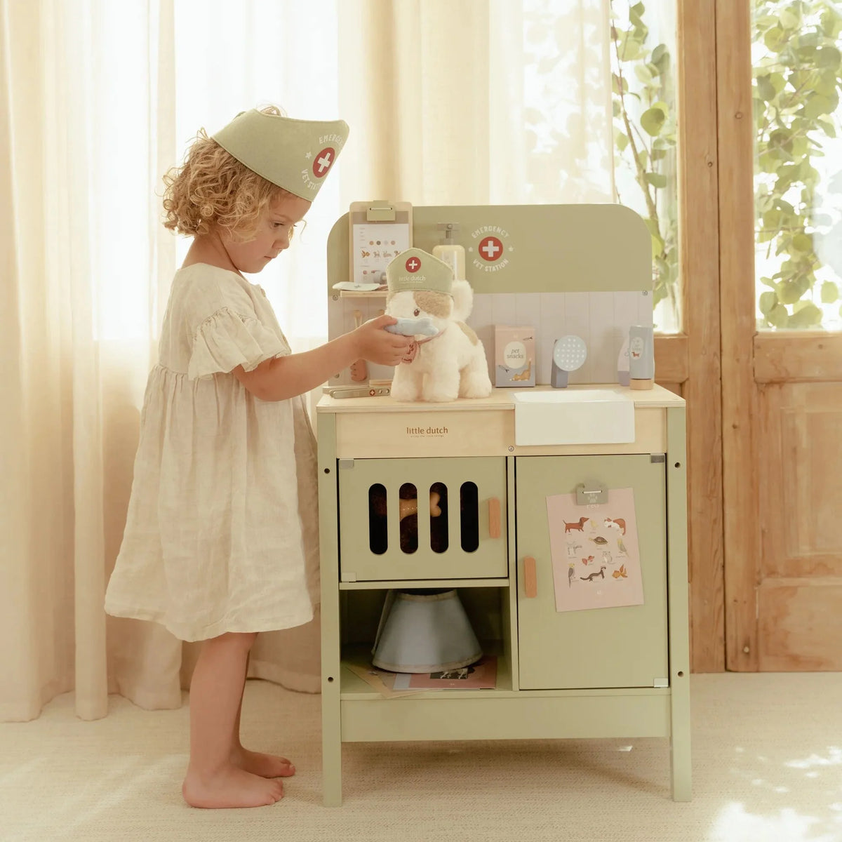 Gato de Pelúche Marley na Mala de Flores Little Dutch aberta | little-dutch-gato-peluche-mala-flores-lollakids