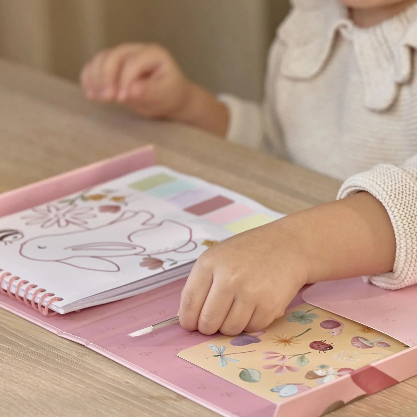 Paint Book Rosa – Livro de Pintura Criativo para Crianças