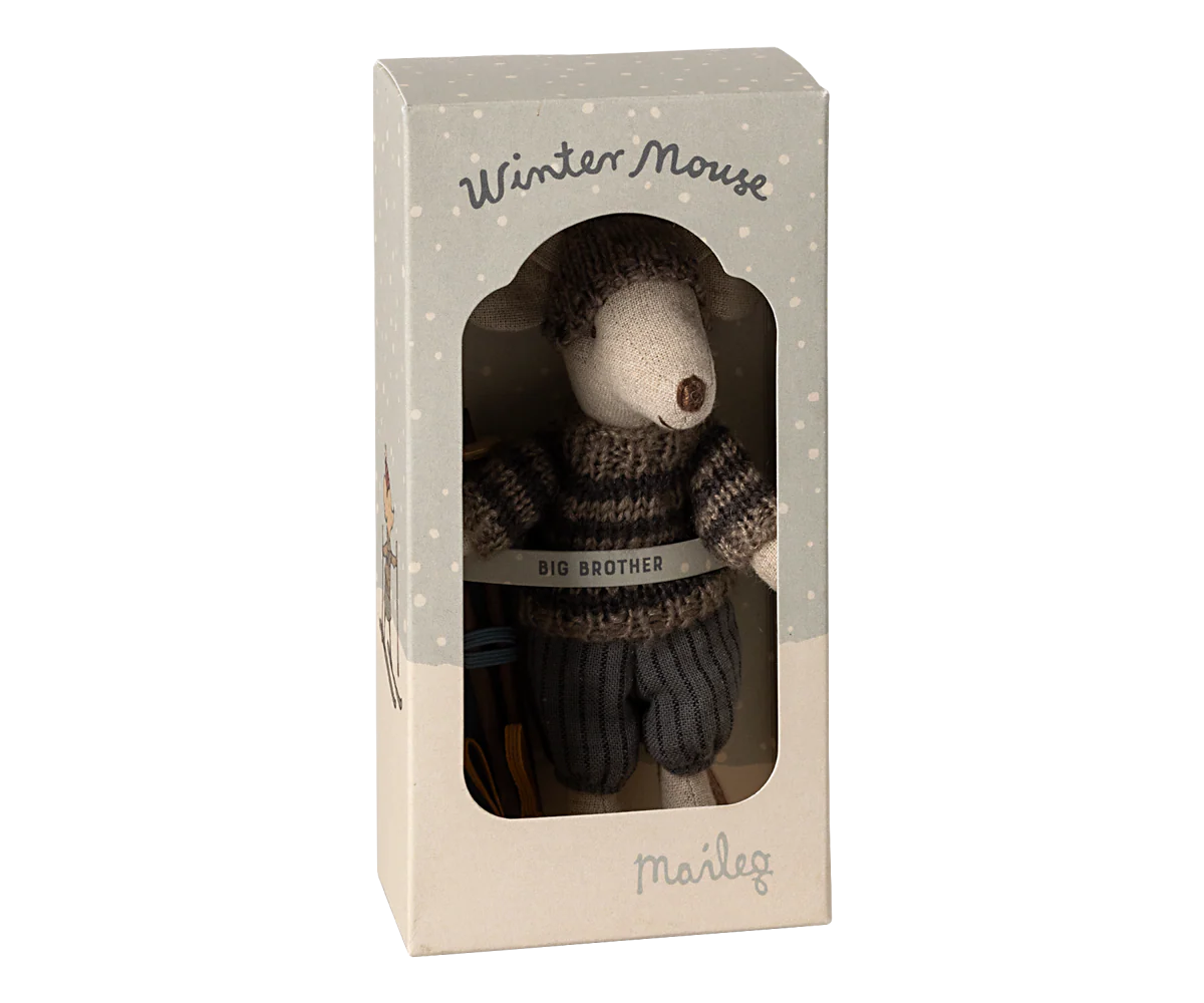 Maileg Ratinho de Inverno com Esquis – Irmão Mais Velho Cinzento (13 cm) | 17-4211-00