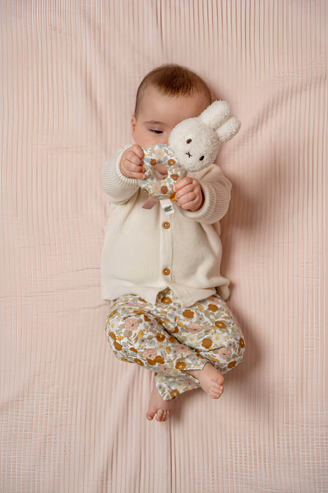 Anel Roca Miffy Vintage Bunny Flowers