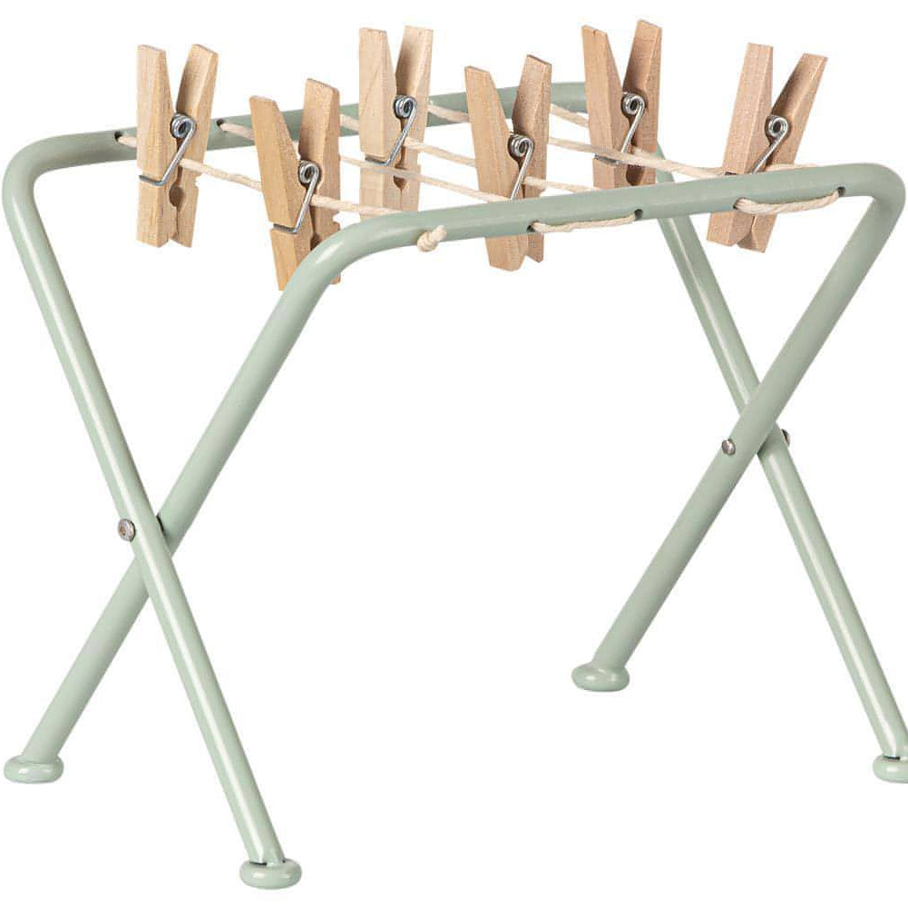 Clothesline with pegs