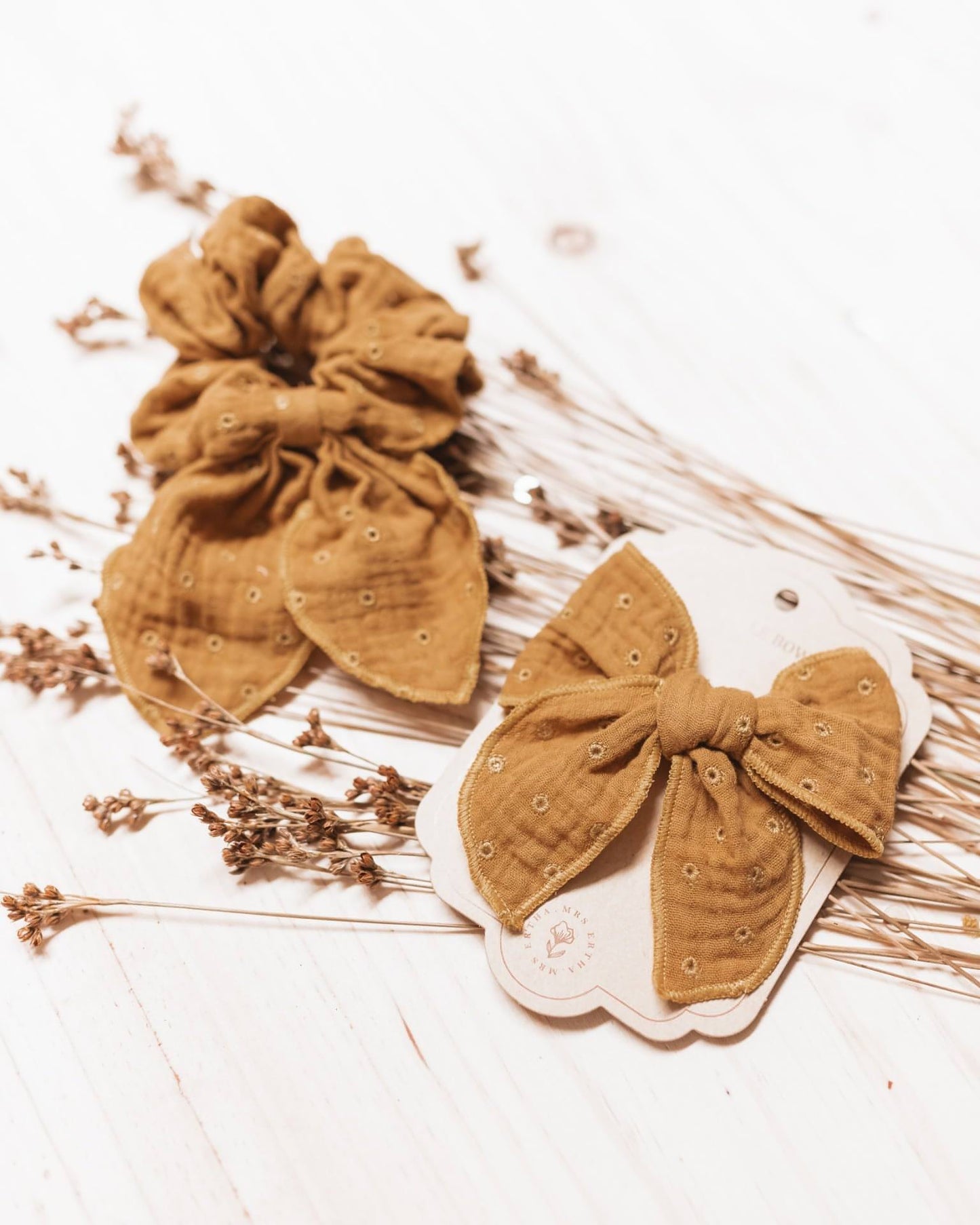 Elástico com Laço - Scrunchies Hole Mustard