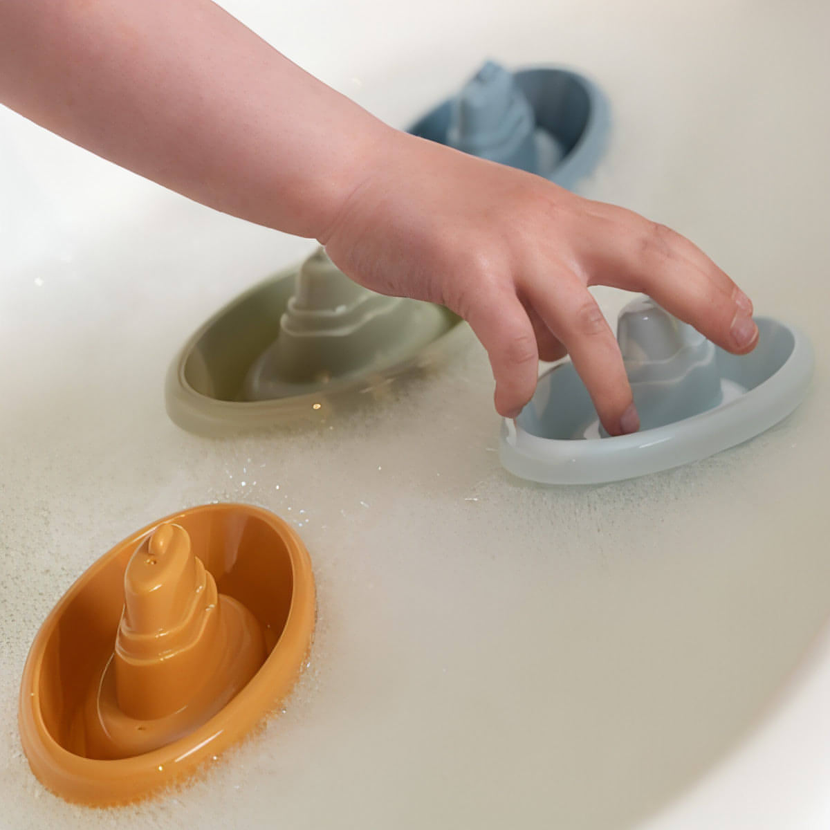 Blue stacking bath boats
