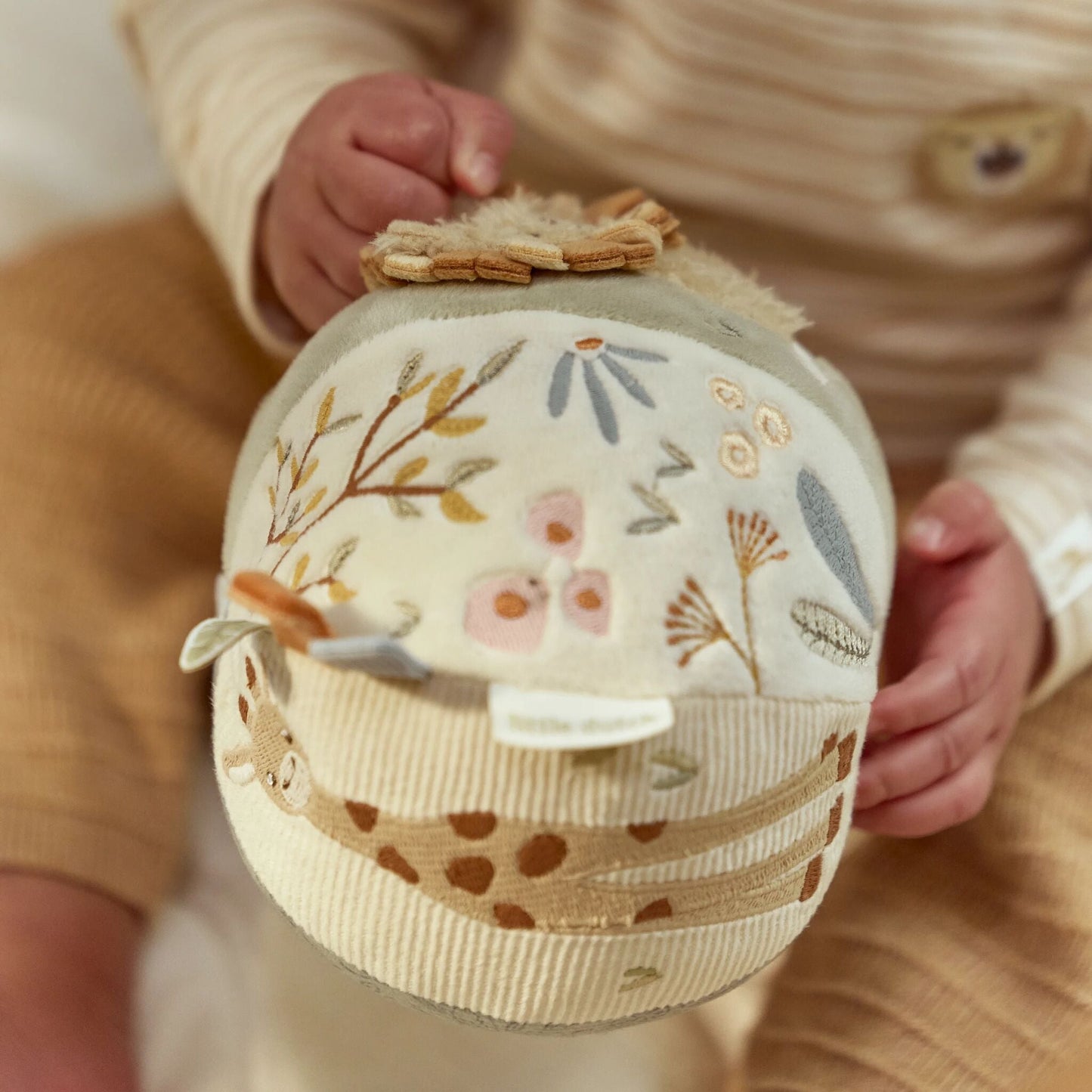 Bola de Atividades Safari Friends Little Dutch rolar