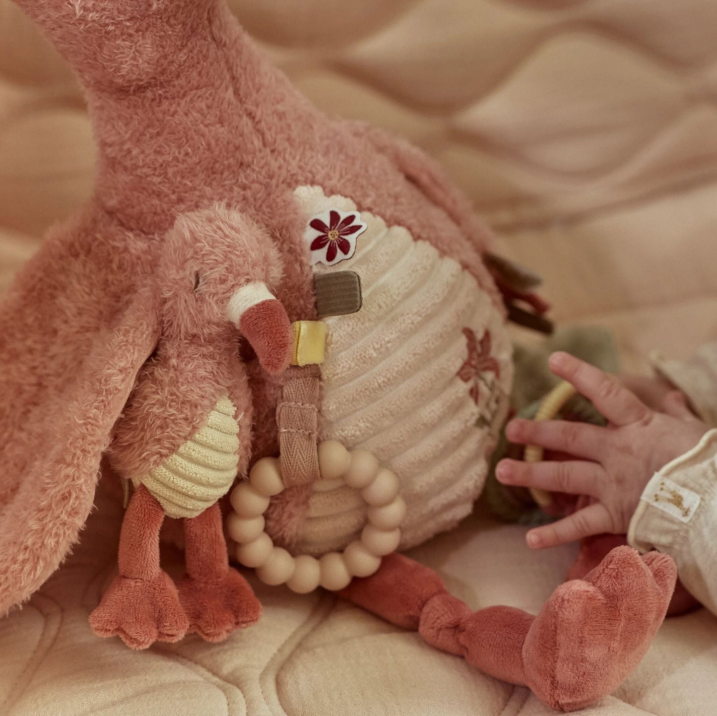 Peluche flamingo com mordedor Little Dutch