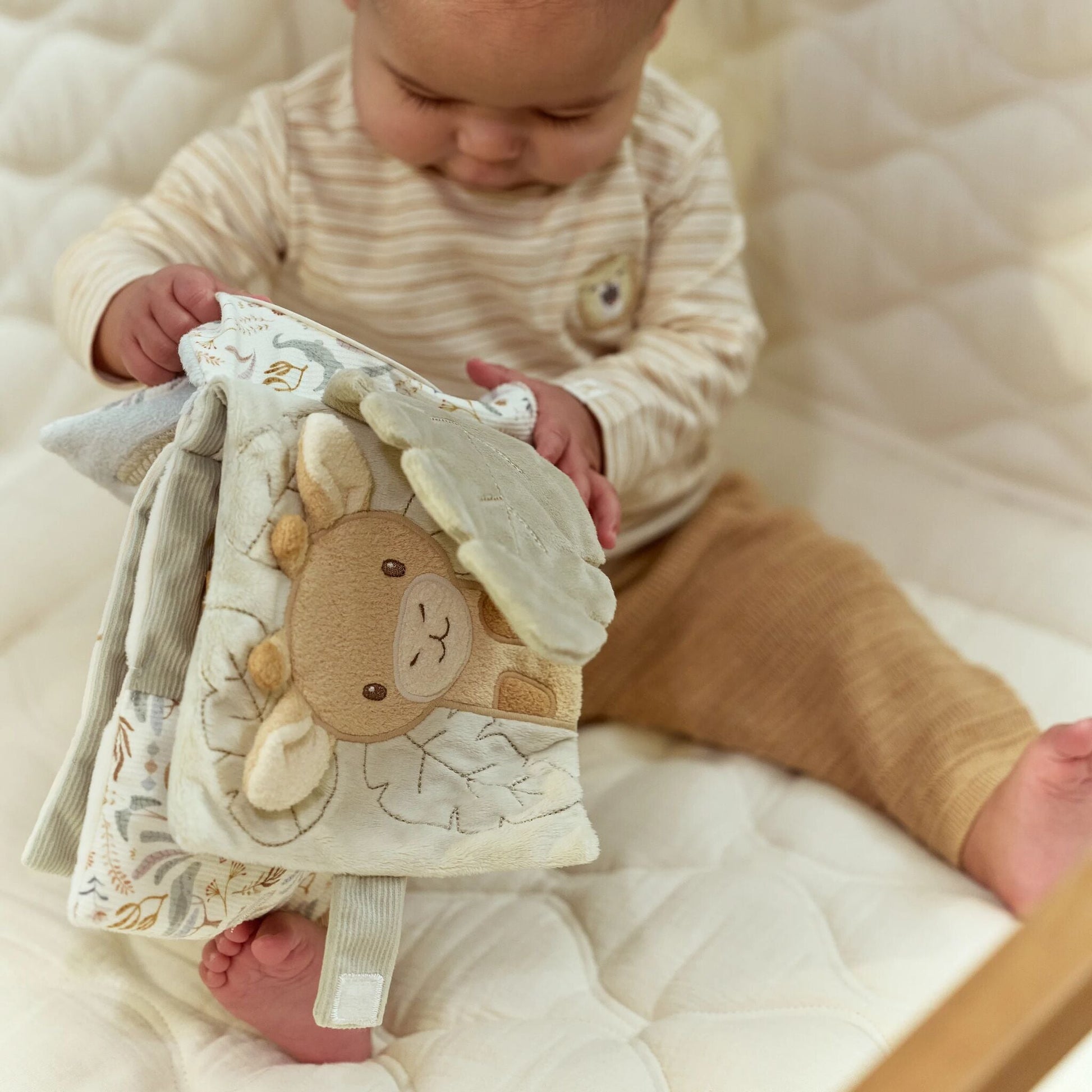 Livro sensorial macio Little Dutch Safari Friends