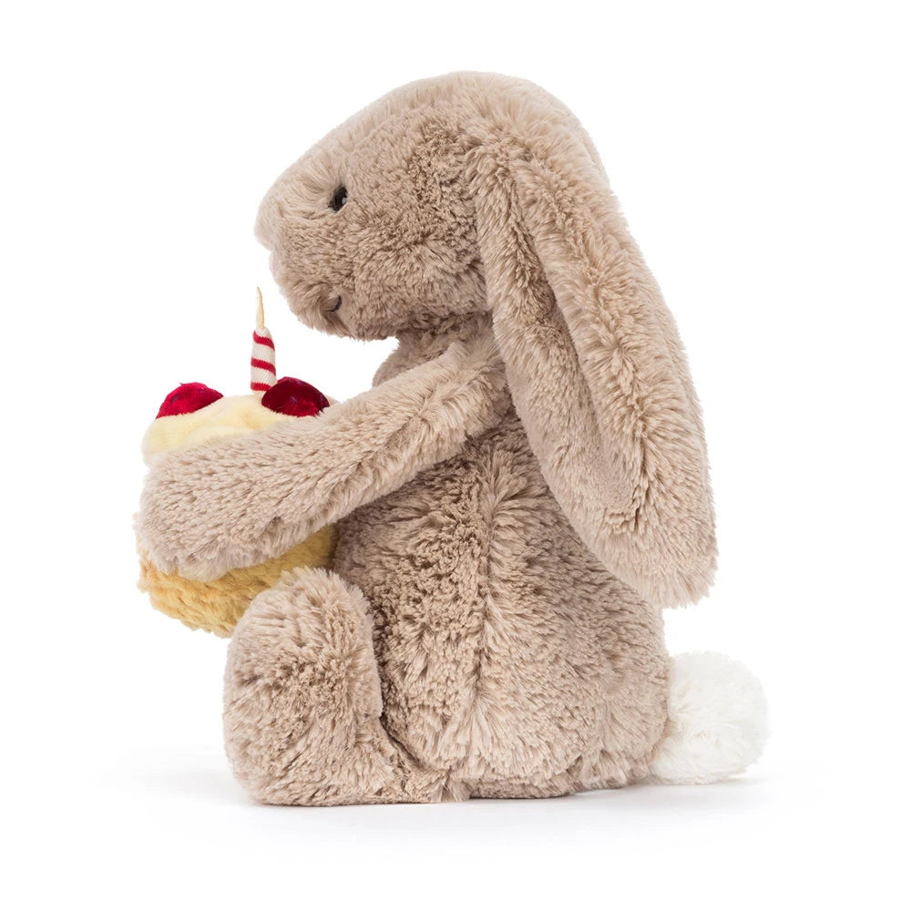 Bashful Beige Bunny Birthday, pormenor do bolo decorado | jellycat-bashful-coelha-aniversario-lollakids