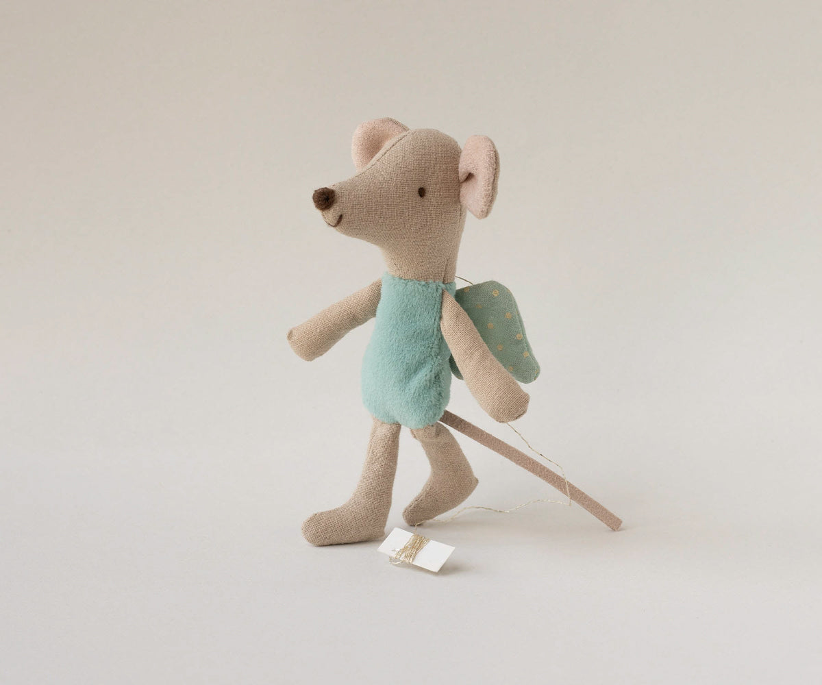Ratinha fada Little menta da Maileg vista de costas com o cordão para pendurar | maileg-ratinha-fada-little-menta-lollakids