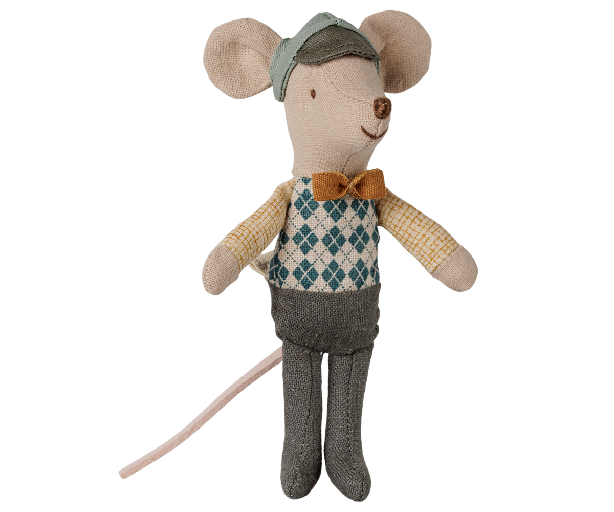 Ratinho condutor Little Brother da Maileg com boné e laço | maileg-ratinho-condutor-little-brother-lollakids