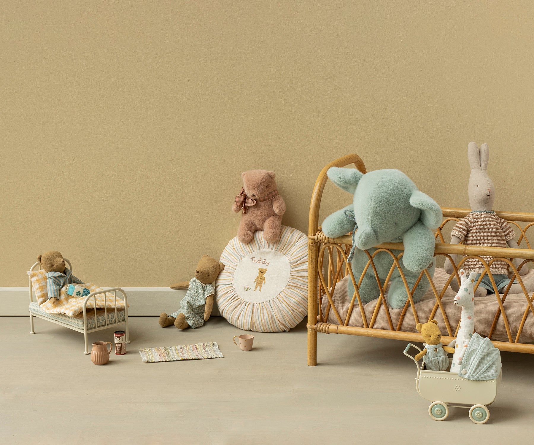 Elefante de peluche Maileg em soft mint, pormenor da textura macia | maileg-elefante-peluche-soft-mint-lollakids