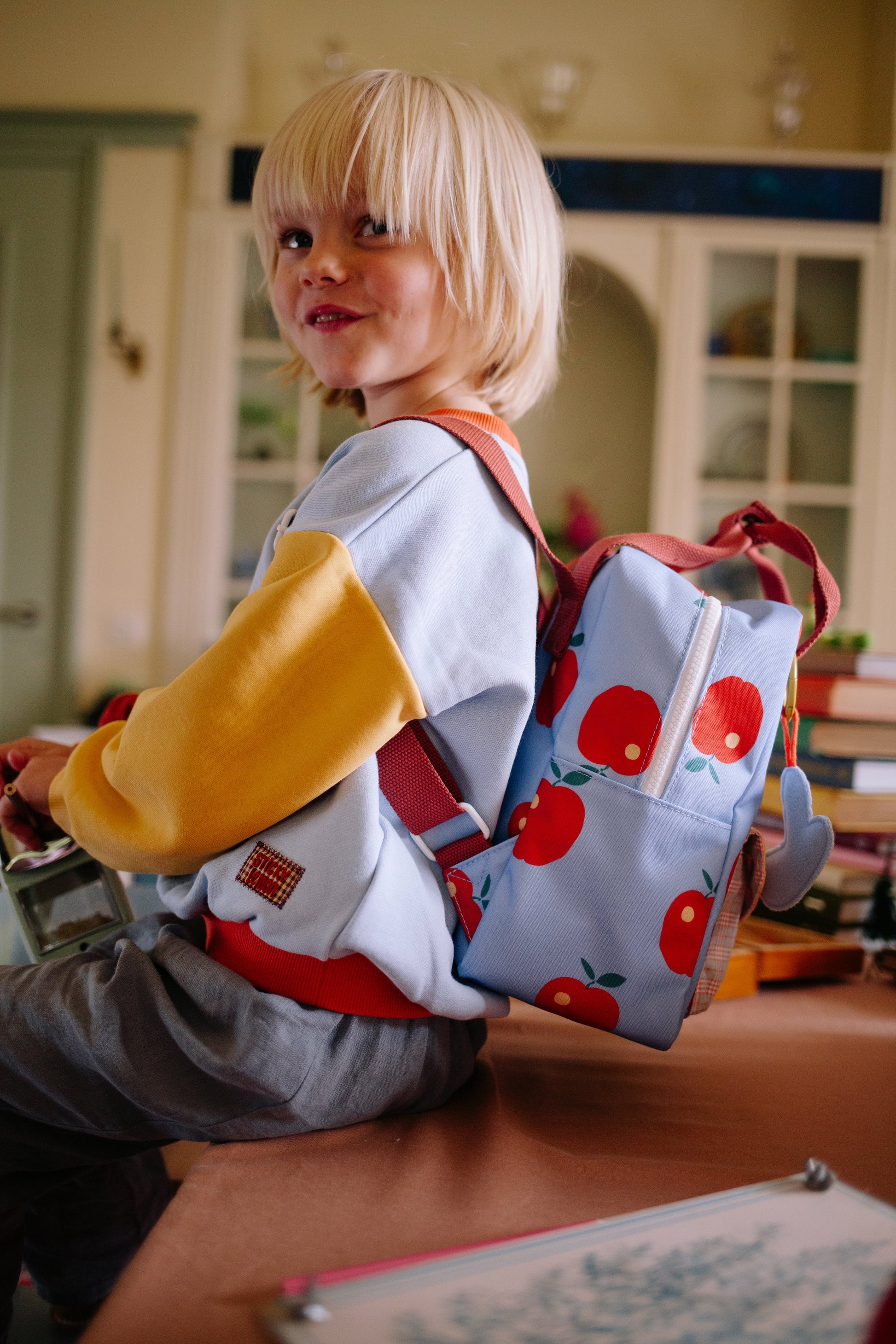 Mochila infantil pequena Sticky Lemon edição especial apple grub | sticky-lemon-mochila-especial-lollakids