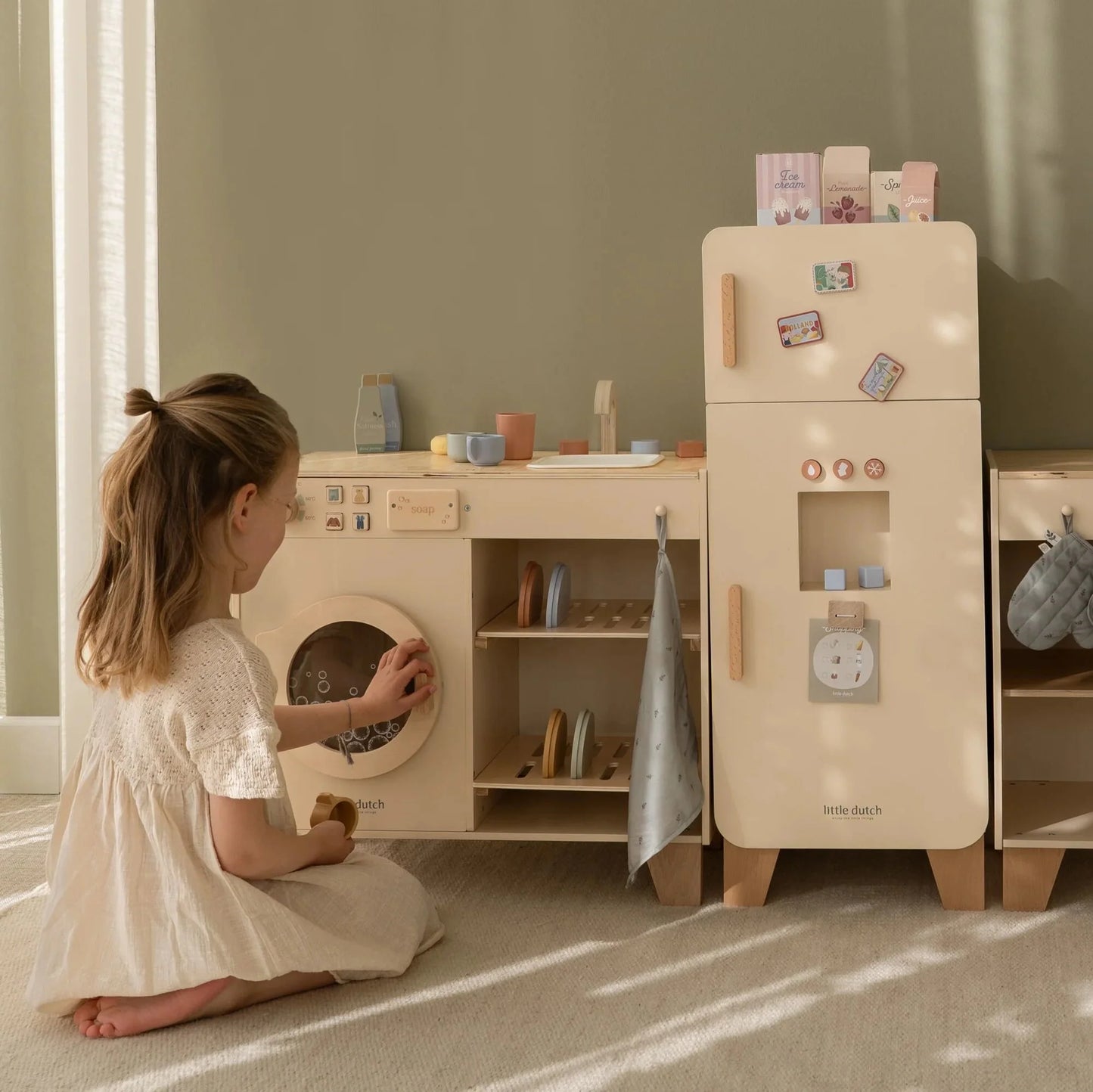 Máquina de Lavar de Madeira Essentials | Lolla Kids
