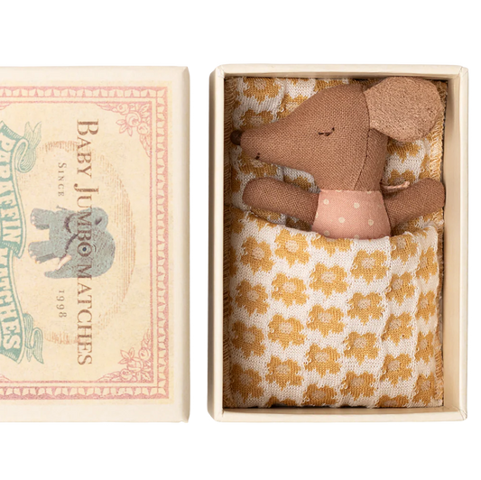 Maileg Sleepy-Wakey Baby Mouse na Caixa de Fósforos – Rose