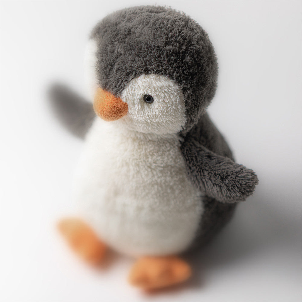 Peanut Penguin, pormenor do rosto e bico | jellycat-peanut-penguin-pequeno-lollakids