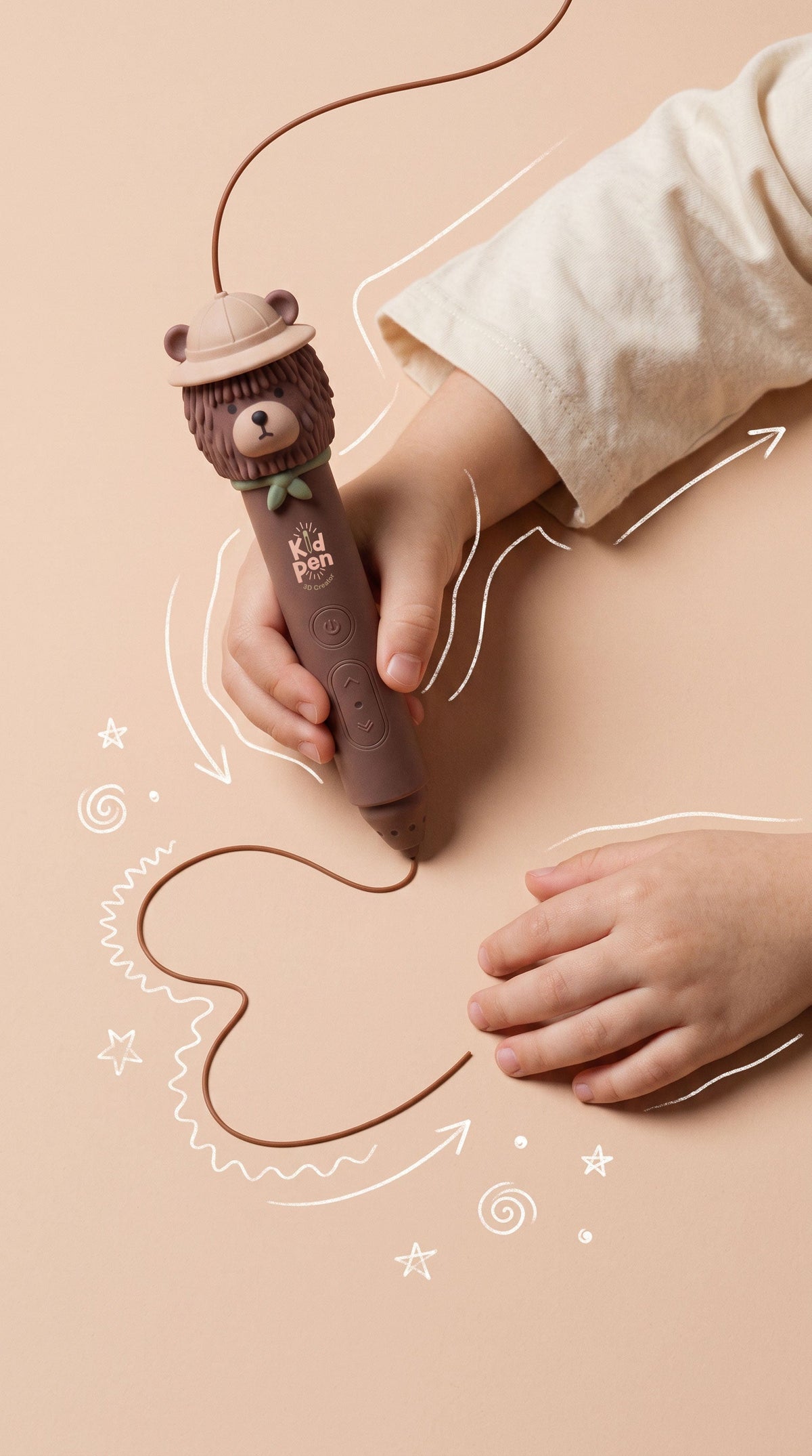 Caneta 3D KidPen Urso na mão de uma criança | kidinex-caneta-3d-urso-lollakids