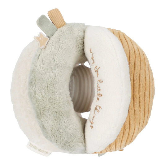Bola de Pegar Newborn Naturals em tecido suave e cores subtis