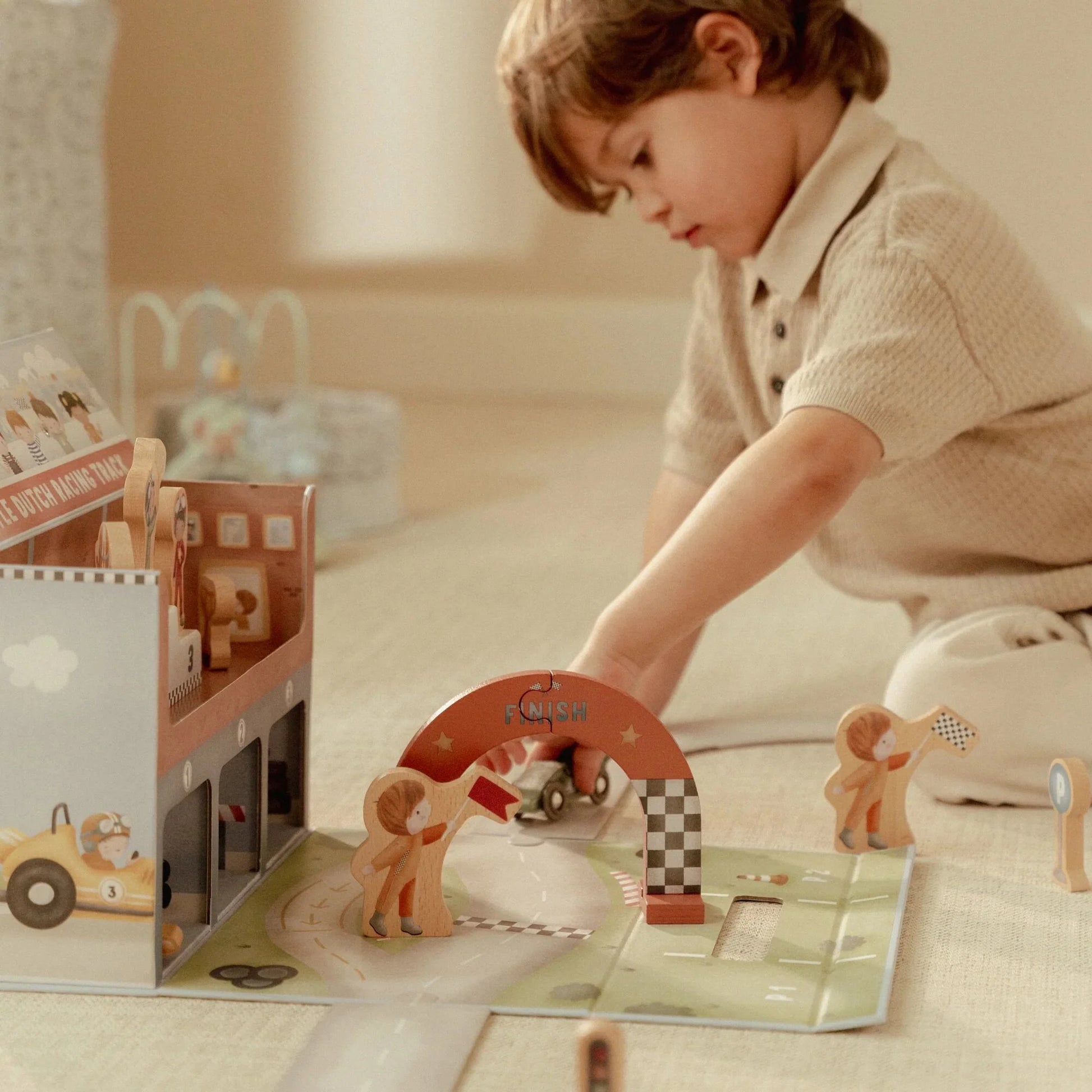 Little Dutch Pista de Corridas em Mala – Puzzle e Arrumação Fácil