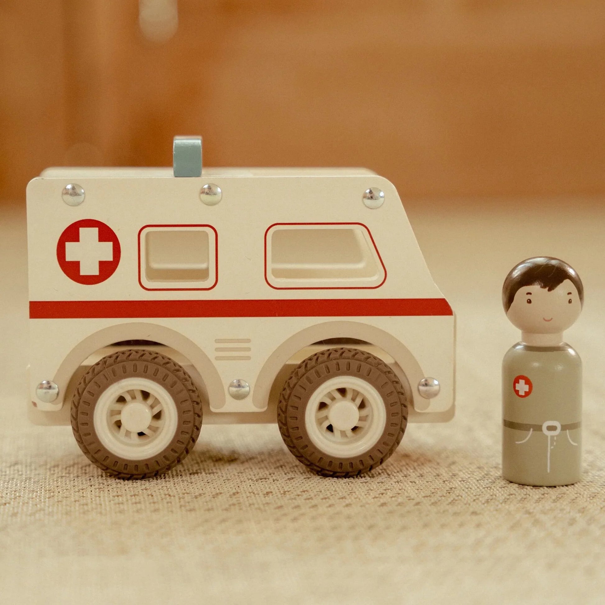 Little Dutch Ambulância de Madeira