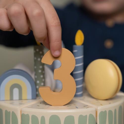 Bolo de Aniversário em Madeira da Little Dutch