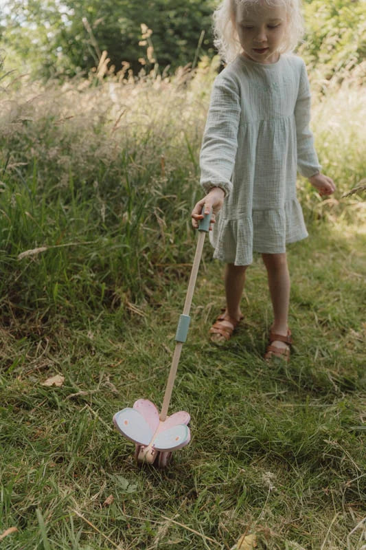 Brinquedo de Empurrar Fairy Garden da Little Dutch