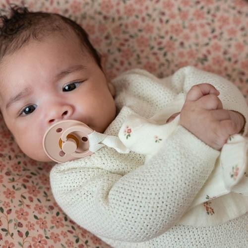 Doudou Fairy Blossom com argola para chupeta | little-dutch-doudou-musselina-fairy-blossom-lollakids