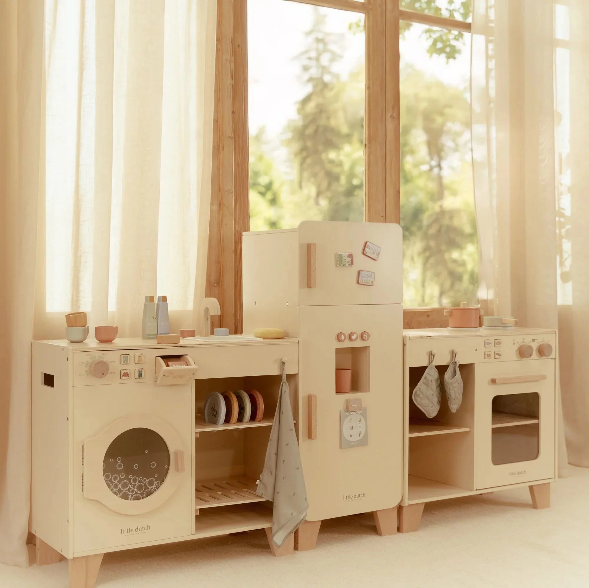 Cozinha de Brincar de Madeira Essentials – Edição Limitada | Lolla Kids