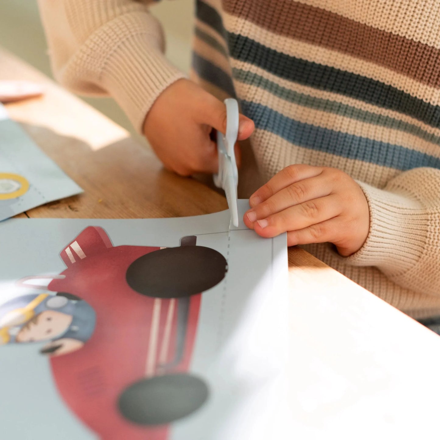 Livro de recorte com tesoura | A Garagem | Jim & Friends