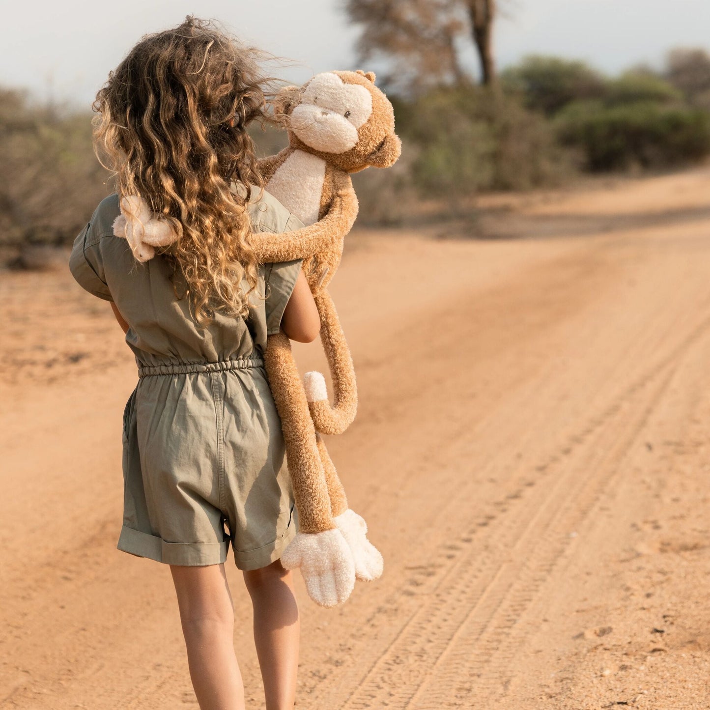 Barriga canelada macia do macaco de peluche Safari Friends | little-dutch-macaco-peluche-xl-safari-friends-lollakids