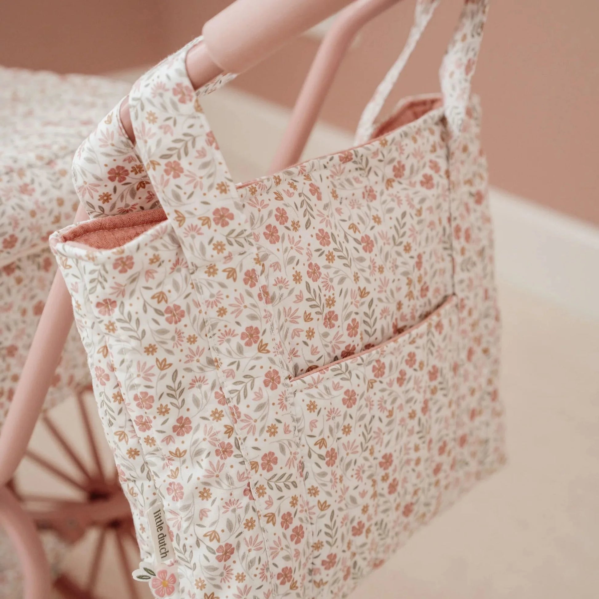 Little Dutch Mala de Fraldas para Bonecas – Soft Flowers (Essentials) | 3+ | LD4589