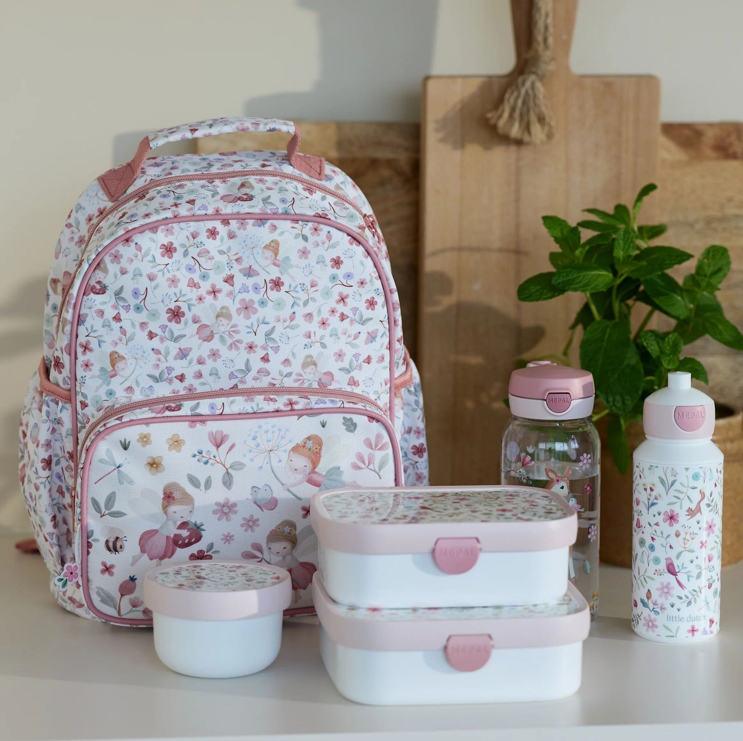 Mochila Fairy Garden rosa combinada com outros artigos da coleção | little-dutch-mochila-fairy-garden-rosa-lollakids