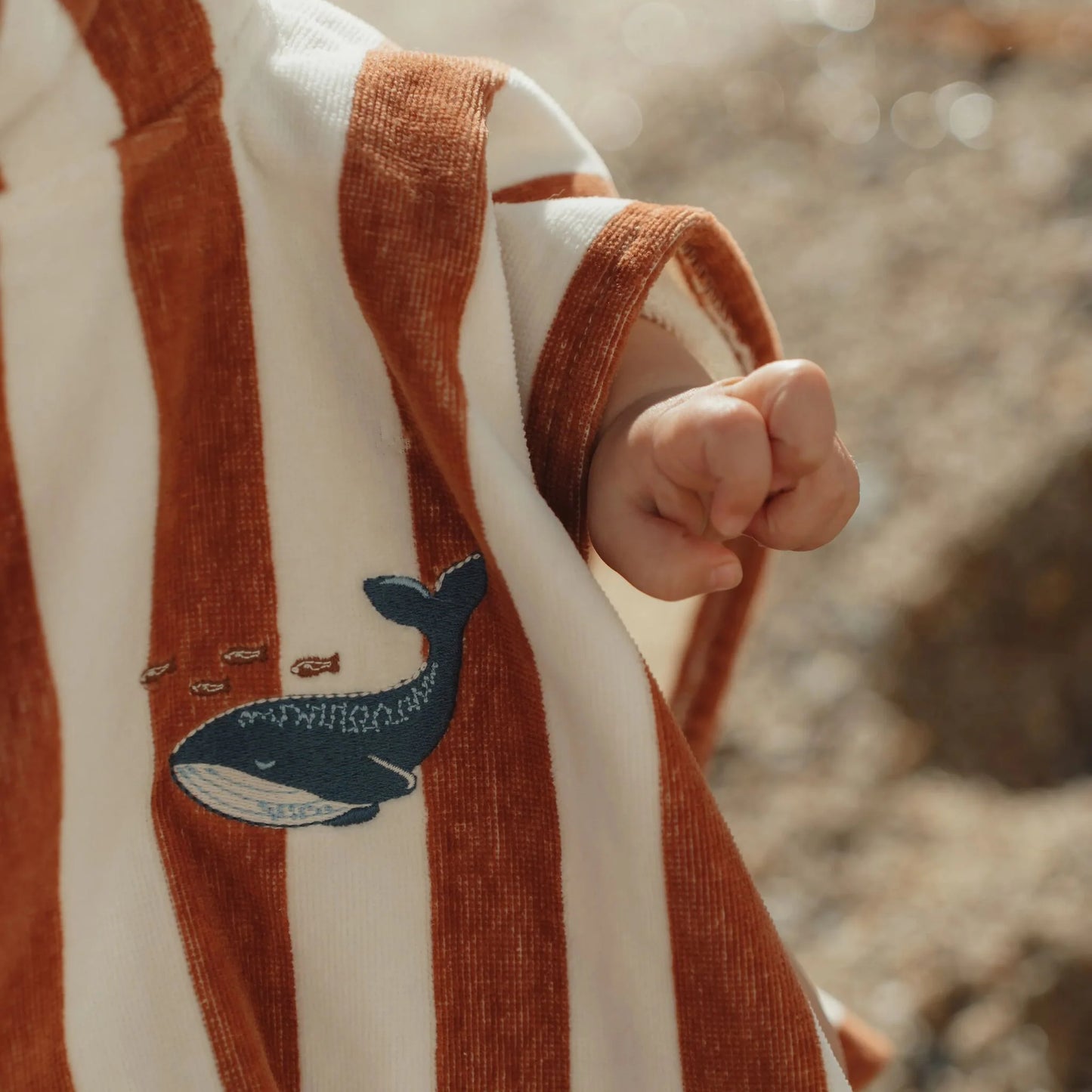 Poncho de Praia Infantil Ocean World Brown Stripes Algodão Orgânico