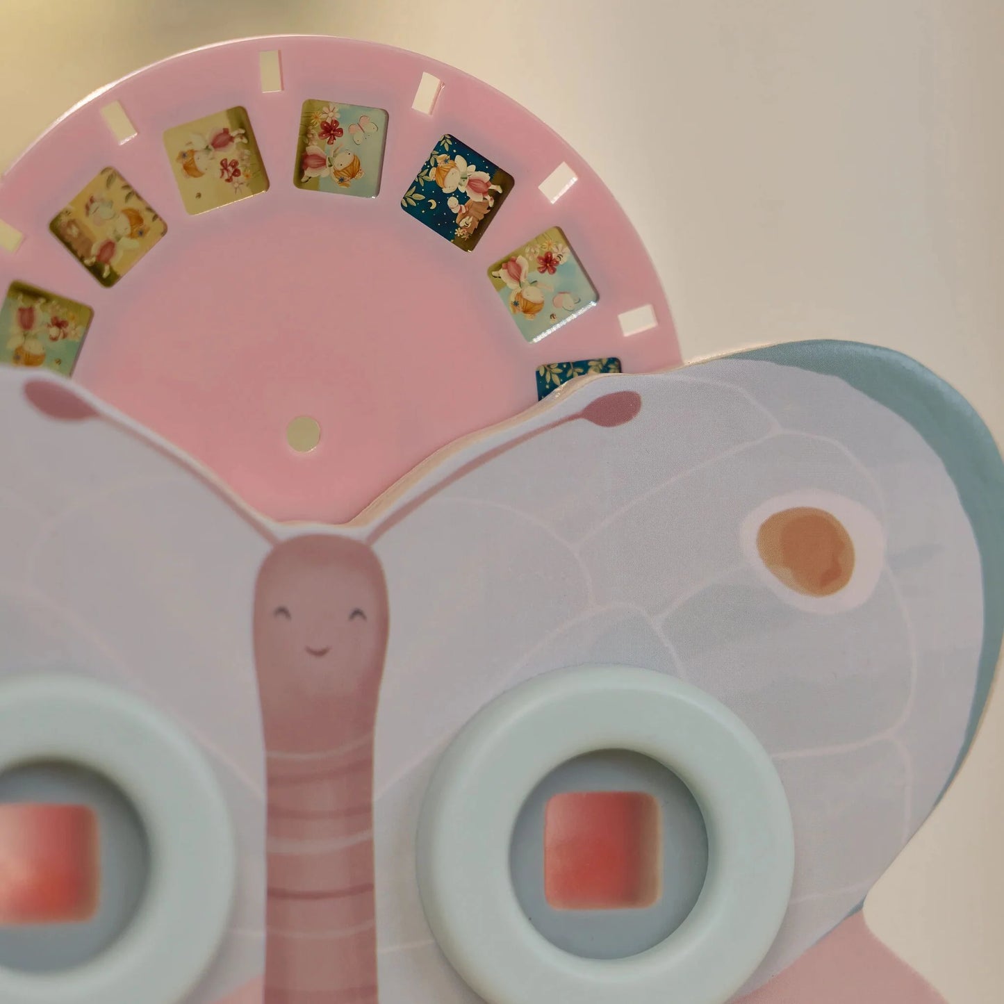 Visualizador de Histórias Borboleta Rosa para Crianças | Lolla Kids