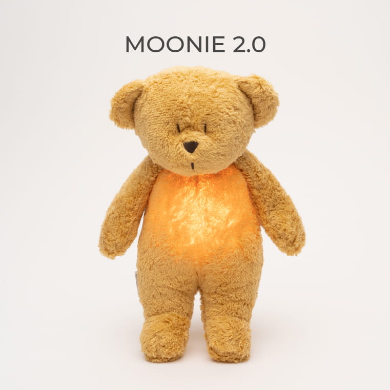 MOONIE 2.0 – Ursinho Orgânico com Luz, Som e Detetor de Choro | Lolla Kids